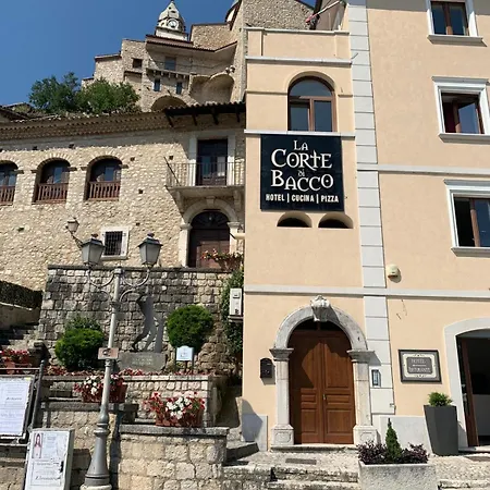 La Corte Di Bacco & Ristorante Hotel *